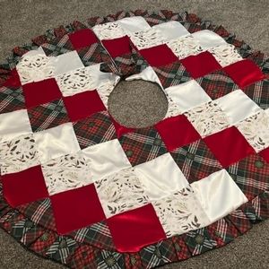 Homemade Quilted Christmas Tree skirt.